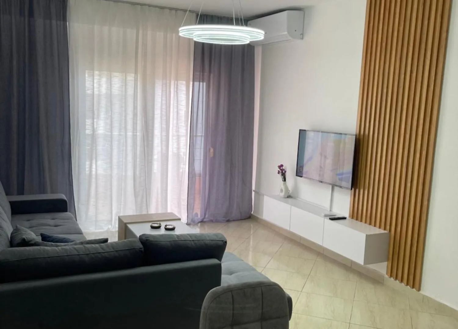Relaxing And Spacious Apartment Sarande