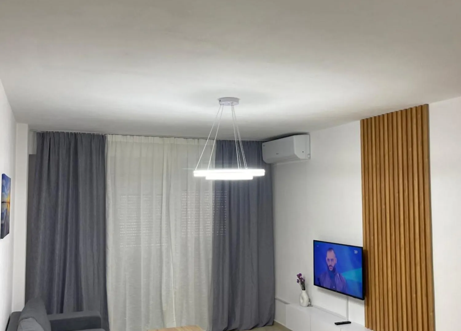 Relaxing And Spacious Apartment location